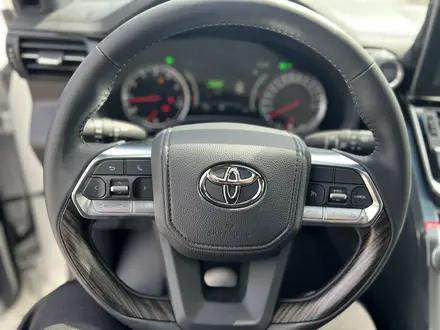 Toyota Land Cruiser 2023 года за 49 000 000 тг. в Алматы – фото 12