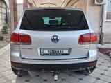 Volkswagen Touareg 2007 года за 4 800 000 тг. в Шымкент – фото 3