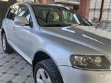 Volkswagen Touareg 2007 года за 4 800 000 тг. в Шымкент – фото 4