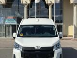 Toyota Hiace Тайота Хайс Аренда микроавтобус 2021 года в Атырау