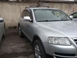 Volkswagen Touareg 2003 года за 5 700 000 тг. в Алматы – фото 2