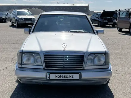 Mercedes-Benz E 280 1994 года за 2 950 000 тг. в Тараз – фото 3