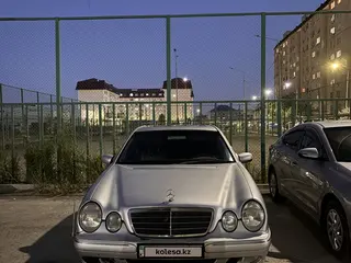 Mercedes-Benz E 320