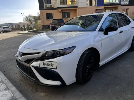 Toyota Camry 2021 года за 12 700 000 тг. в Атырау – фото 7