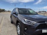 Toyota RAV4 2020 годаүшін16 300 000 тг. в Жанаозен – фото 2