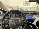 Toyota Camry 2020 года за 14 000 000 тг. в Жанаозен – фото 2