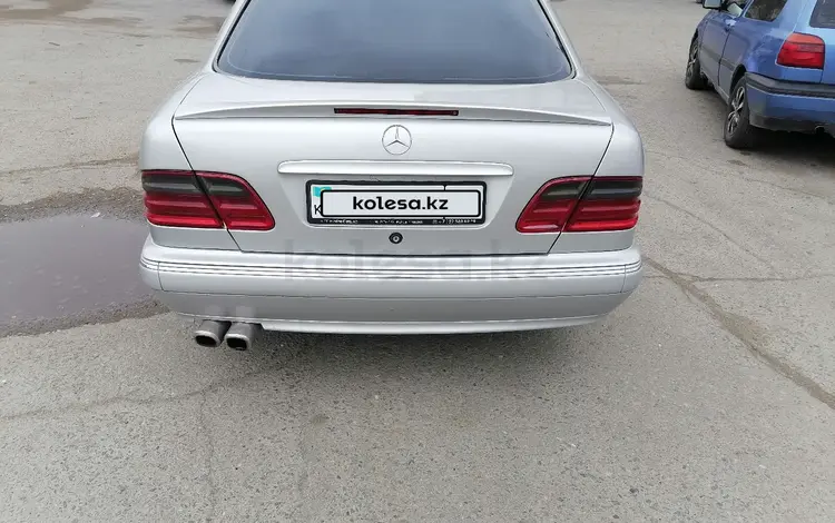 Mercedes-Benz E 240 1999 года за 3 400 000 тг. в Павлодар