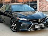 Toyota Camry 2021 годаүшін15 700 000 тг. в Алматы – фото 4