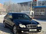 Mercedes-Benz C 240 2001 года за 3 190 000 тг. в Астана – фото 2