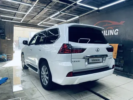 Lexus LX 570 2016 года за 35 000 000 тг. в Семей