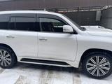 Lexus LX 570 2016 годаfor35 500 000 тг. в Семей