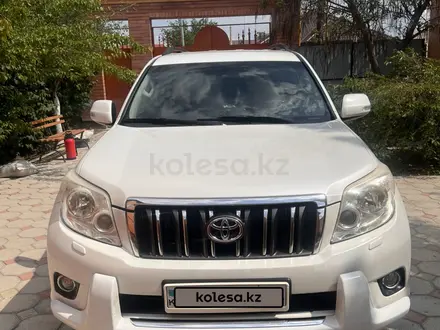 Toyota Land Cruiser Prado 2011 года за 13 797 000 тг. в Атырау – фото 4