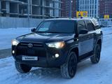 Toyota 4Runner 2021 годаүшін26 500 000 тг. в Астана – фото 2