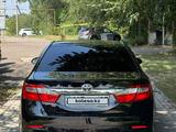 Toyota Camry 2014 года за 9 300 000 тг. в Алматы – фото 2