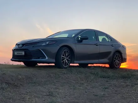 Toyota Camry 2021 года за 13 500 000 тг. в Уральск