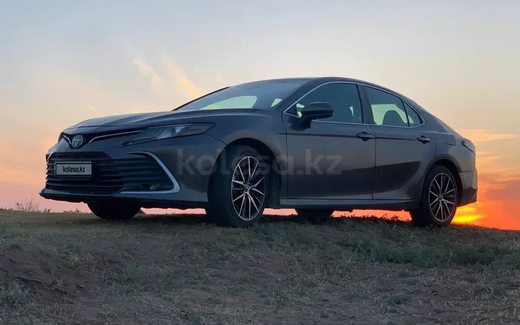 Toyota Camry 2021 года за 13 500 000 тг. в Уральск