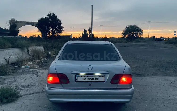 Mercedes-Benz E 230 1997 года за 2 400 000 тг. в Тараз