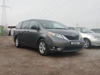 Toyota Sienna 2012 годаfor11 200 000 тг. в Шымкент