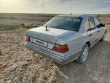 Mercedes-Benz E 230 1990 года за 900 000 тг. в Шолаккорган – фото 4