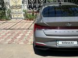 Hyundai Elantra 2022 годаfor11 300 000 тг. в Алматы – фото 2