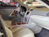 Toyota Camry 2011 годаүшін8 000 000 тг. в Актобе – фото 2