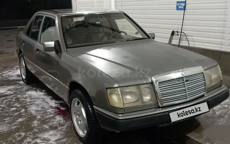 Mercedes-Benz E 200 1990 годаfor850 000 тг. в Кызылорда