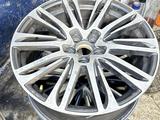 VAG диски R18 OEM оригинальные за 140 000 тг. в Астана