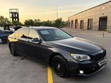 BMW 750 2014 года за 11 000 000 тг. в Караганда – фото 2