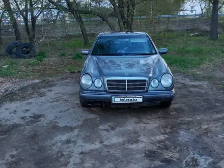 Mercedes-Benz E 200 1996 года за 2 200 000 тг. в Павлодар