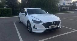 Hyundai Sonata 2022 года за 10 300 000 тг. в Уральск – фото 2