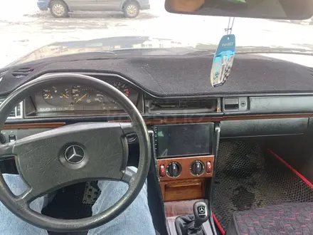 Mercedes-Benz E 230 1988 года за 2 000 000 тг. в Петропавловск – фото 6
