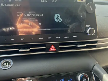 Hyundai Elantra 2023 года за 9 100 000 тг. в Уральск – фото 13