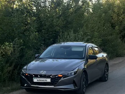 Hyundai Elantra 2023 года за 9 100 000 тг. в Уральск