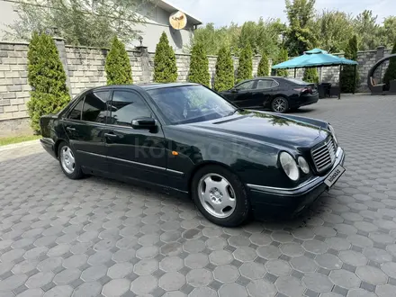 Mercedes-Benz E 320 1997 года за 3 500 000 тг. в Алматы – фото 4