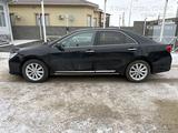 Toyota Camry 2014 года за 9 700 000 тг. в Атырау – фото 2