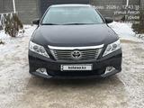 Toyota Camry 2014 года за 9 700 000 тг. в Атырау