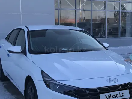 Hyundai Elantra 2021 года за 10 000 000 тг. в Астана – фото 2