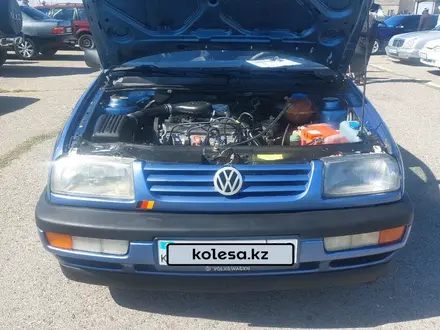 Volkswagen Vento 1992 года за 1 400 000 тг. в Тараз – фото 3