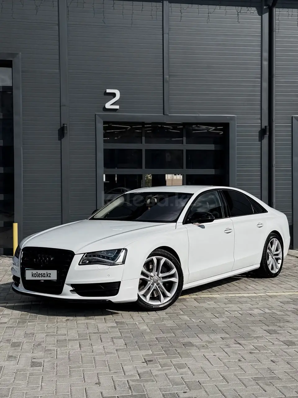Audi S8, 2013