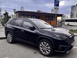 Toyota RAV4 2020 года за 18 000 000 тг. в Астана