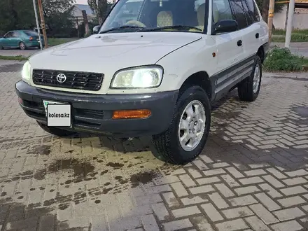 Toyota RAV4 1996 года за 2 800 000 тг. в Алматы