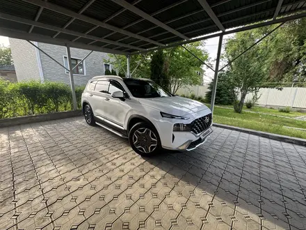 Hyundai Santa Fe 2023 года за 16 500 000 тг. в Алматы
