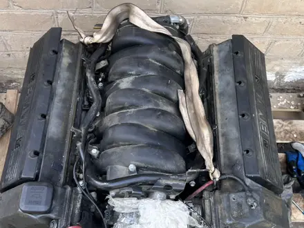 Двигатель BMW М60Б40 коробка 5hp30 за 550 000 тг. в Астана – фото 2