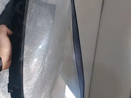 Стекло фары оригинал на Mercedes V167 GLE за 215 000 тг. в Астана