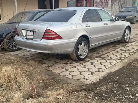 Mercedes-Benz S 320 2000 года за 3 800 000 тг. в Тараз – фото 3