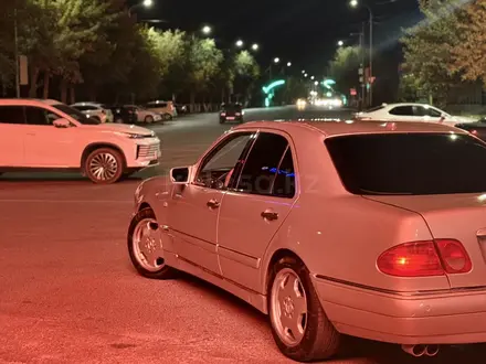 Mercedes-Benz E 320 1998 года за 3 100 000 тг. в Туркестан – фото 9