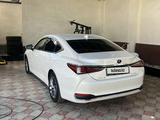 Lexus ES 250 2022 года за 22 000 000 тг. в Шымкент – фото 2