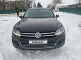 Volkswagen Touareg 2011 года за 5 900 000 тг. в Астана – фото 3