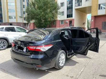 Toyota Camry 2020 года за 13 800 000 тг. в Астана – фото 7