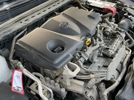 Toyota Camry 2021 года за 14 690 000 тг. в Атырау – фото 4